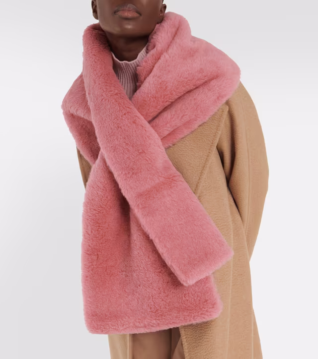 Alternative view of Full teddy scarf